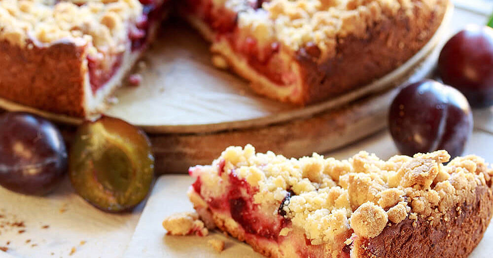 Schneller Pflaumenkuchen mit Streuseln - Omas Originalrezept